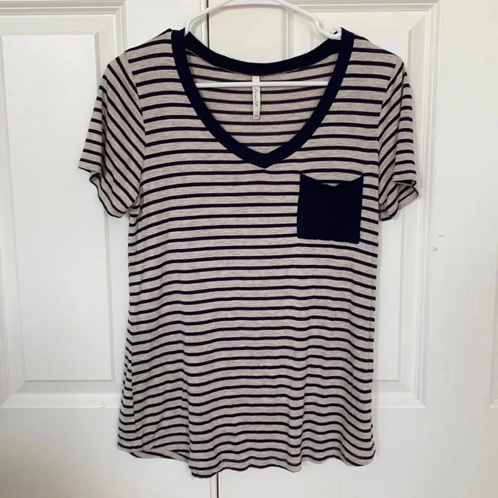 Active USA shirt small